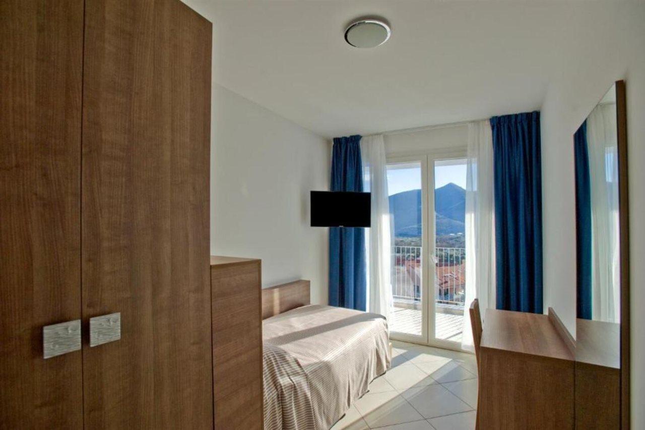 Ai Pozzi Village Resort & Spa Лоано Экстерьер фото