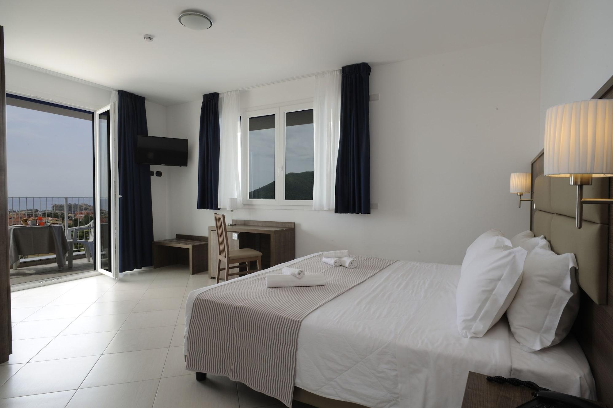 Ai Pozzi Village Resort & Spa Лоано Экстерьер фото