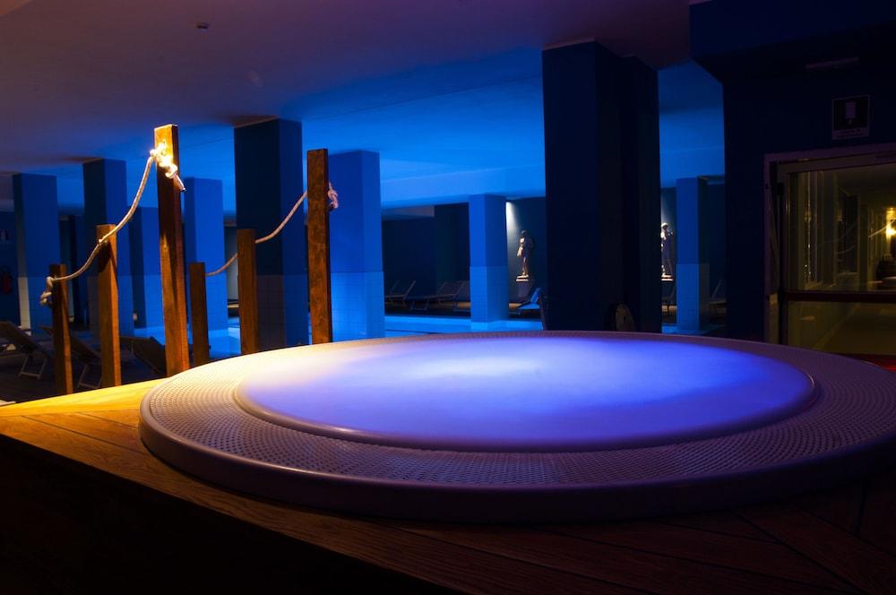 Ai Pozzi Village Resort & Spa Лоано Экстерьер фото