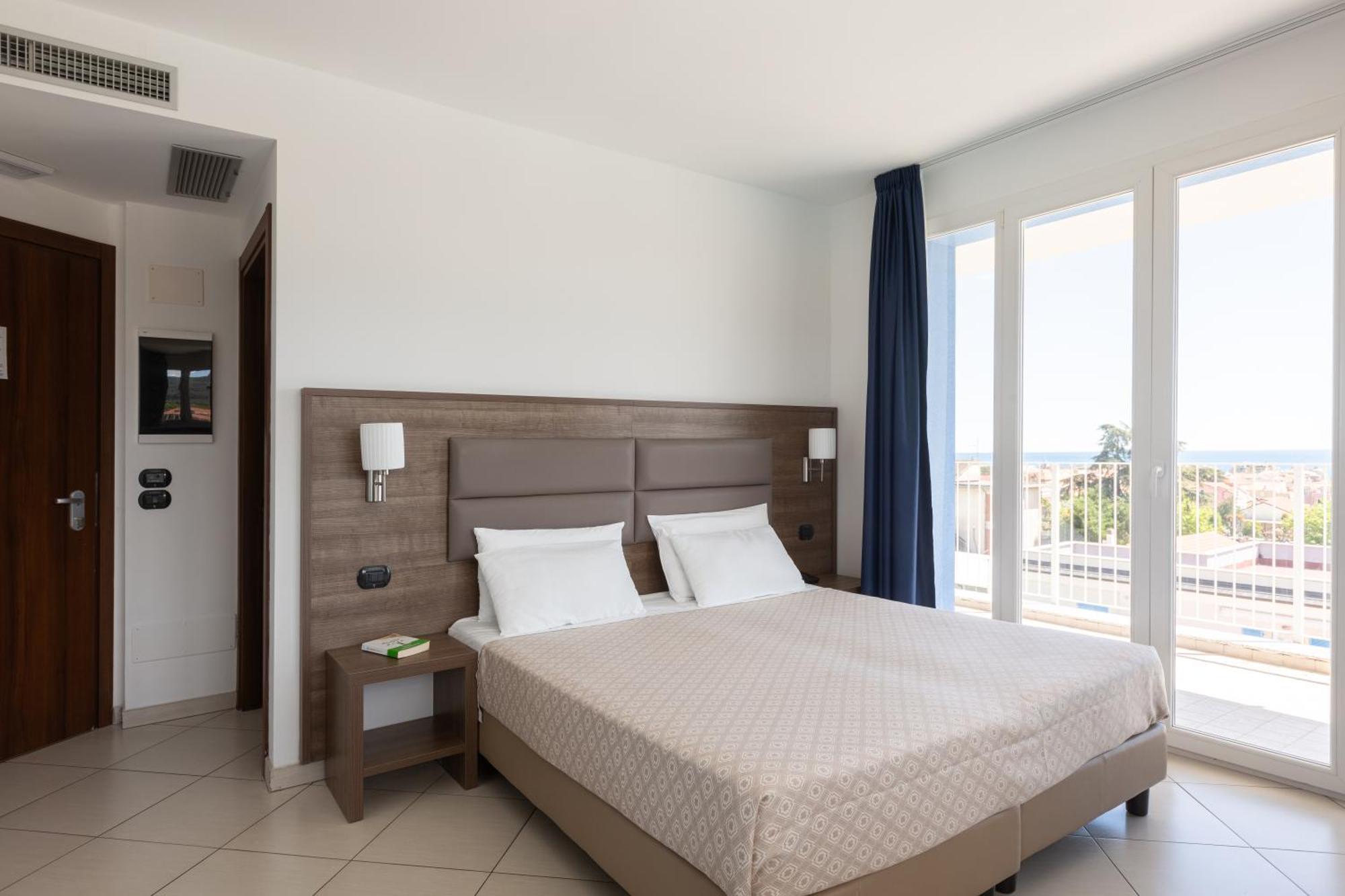 Ai Pozzi Village Resort & Spa Лоано Экстерьер фото