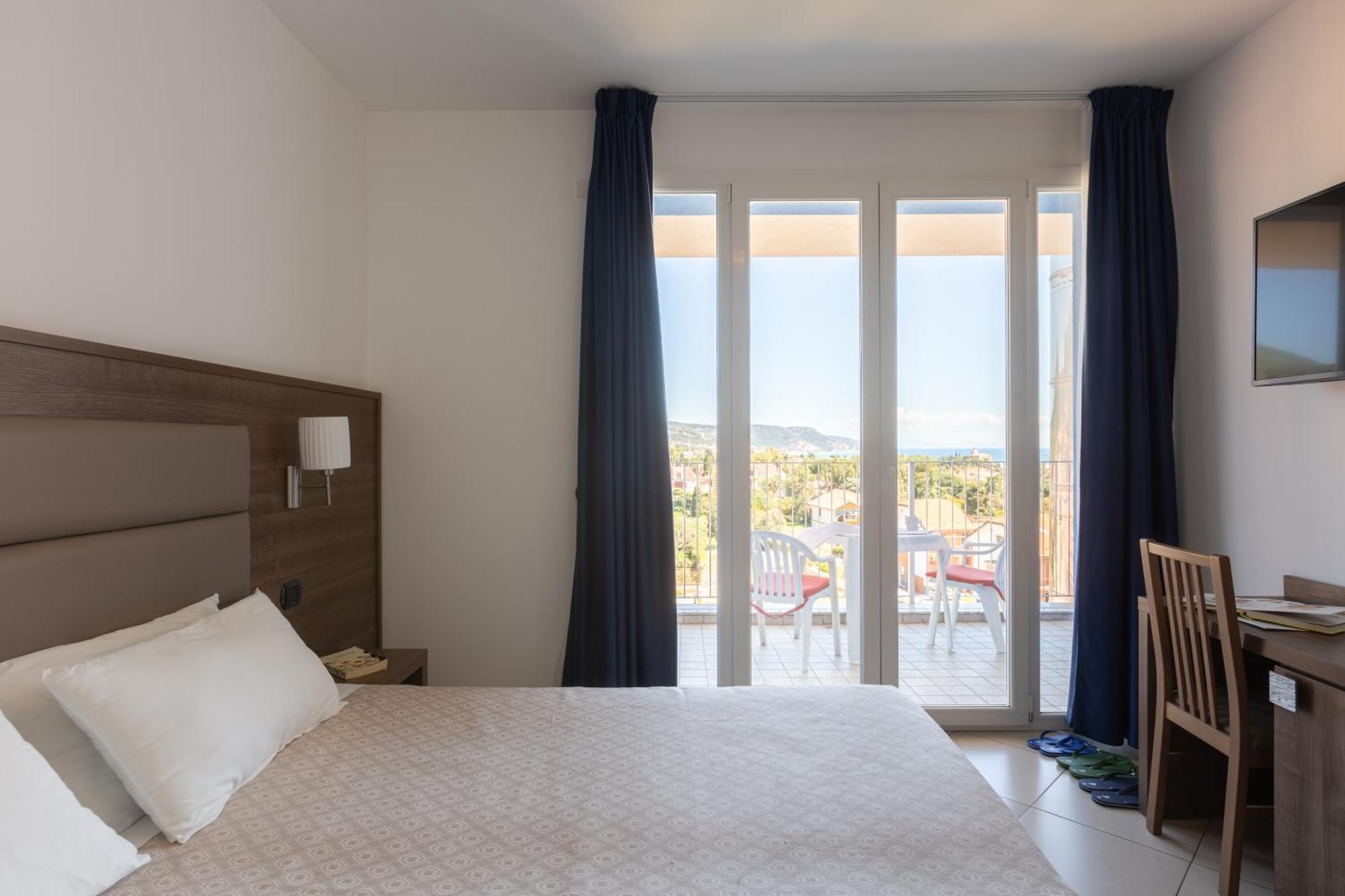 Ai Pozzi Village Resort & Spa Лоано Экстерьер фото