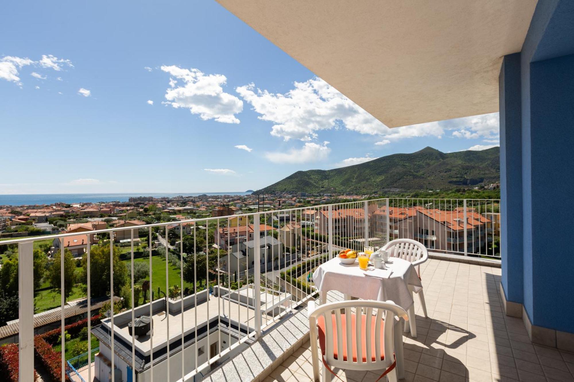 Ai Pozzi Village Resort & Spa Лоано Экстерьер фото
