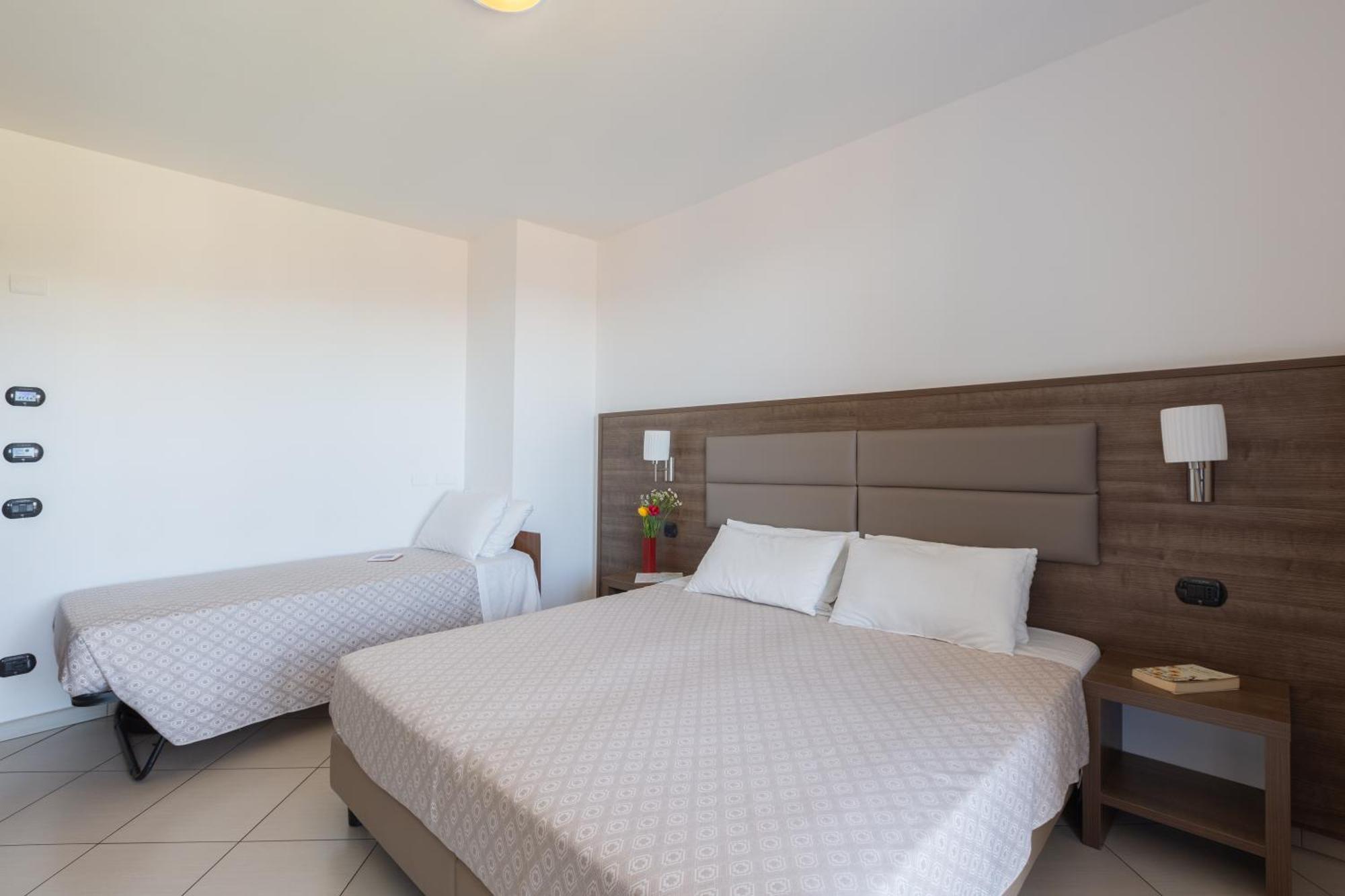 Ai Pozzi Village Resort & Spa Лоано Экстерьер фото