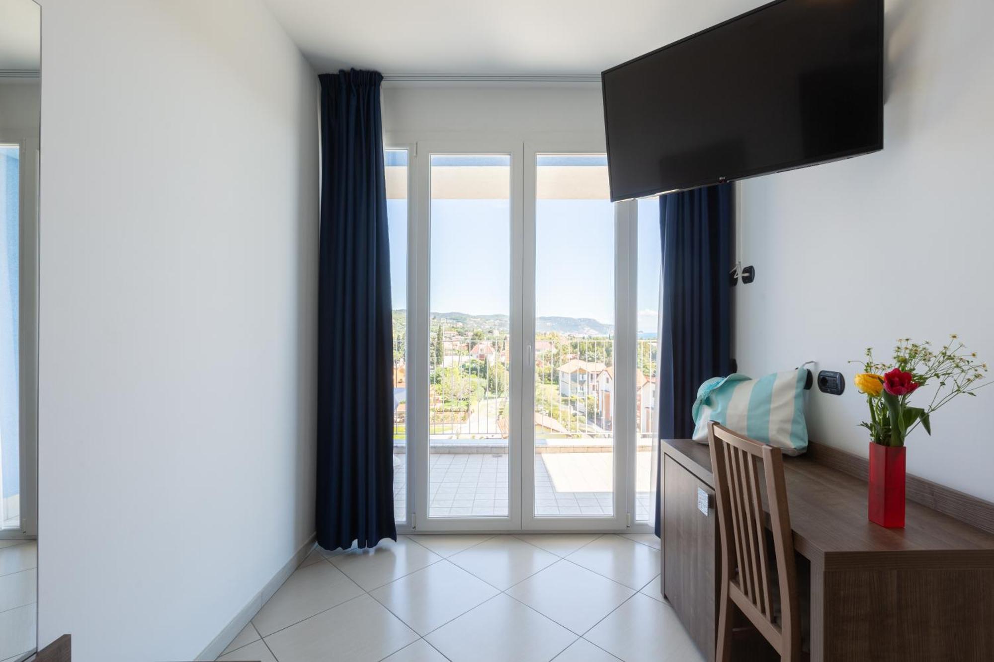 Ai Pozzi Village Resort & Spa Лоано Экстерьер фото